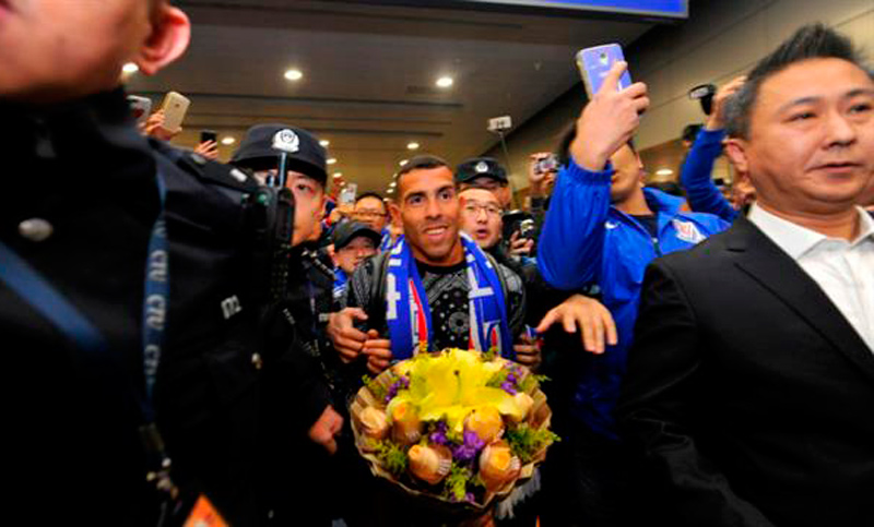 Tevez llegó y causó una revolución: es el rey de China