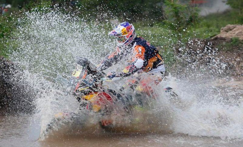 Dakar 2017: Price se impuso entre las motos y ahora lidera la general