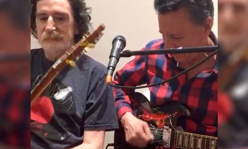 Un dúo fuera de serie para interpretar un clásico del rock: Popotitos