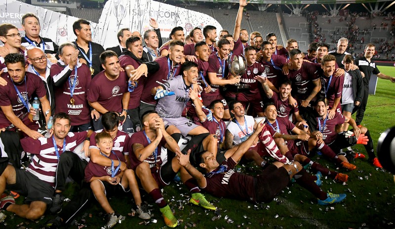 Lanús goleó a River y se quedó con la Supercopa argentina