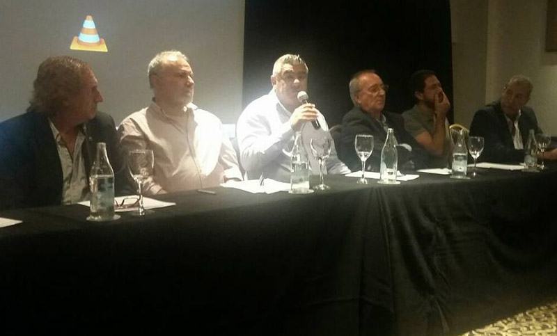 Chiqui Tapia estuvo reunido con dirigentes del fútbol rosarino