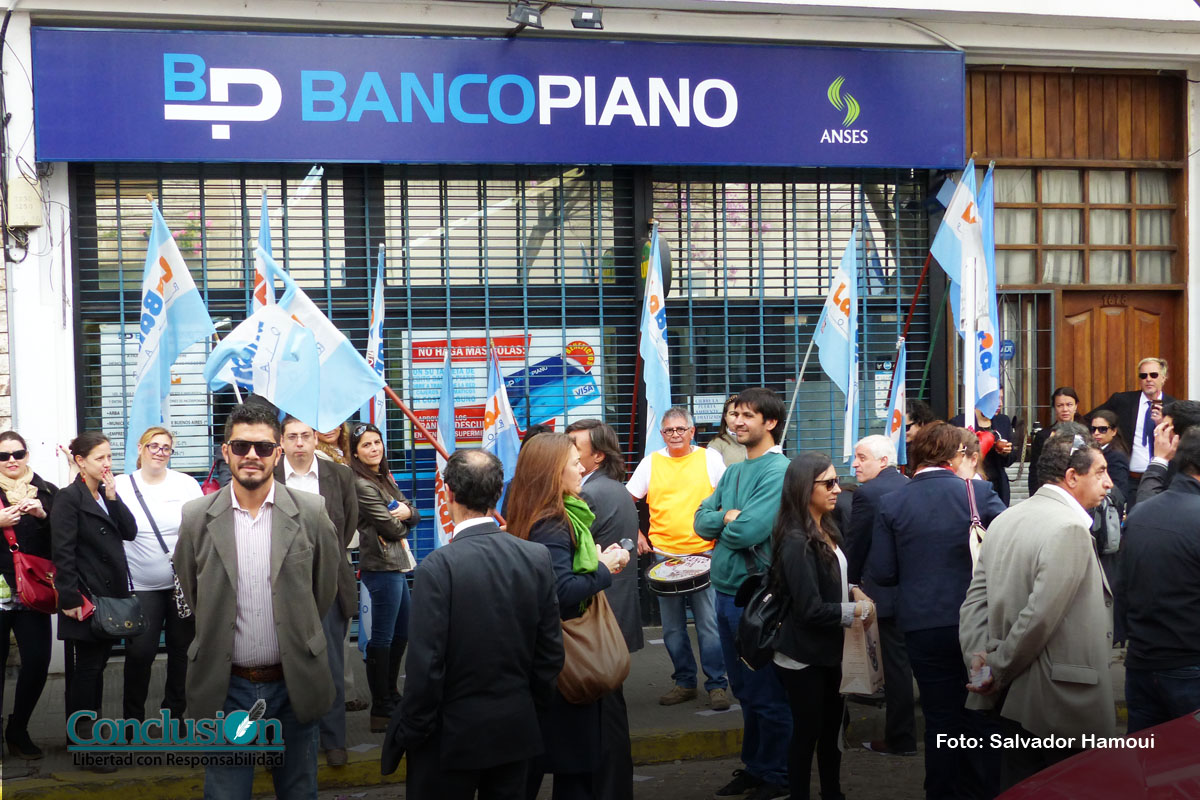 Jueves y viernes los bancos no atenderán al público y habrá paro la semana que viene