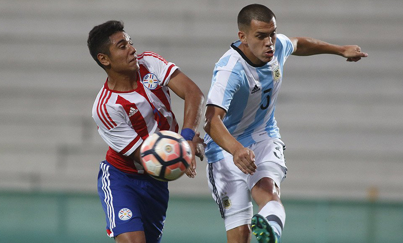 Argentina volvió a perder y preocupa su bajo nivel futbolístico