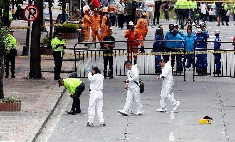 Colombia: una fuerte explosión dejó un policía muerto y otras 30 personas heridas