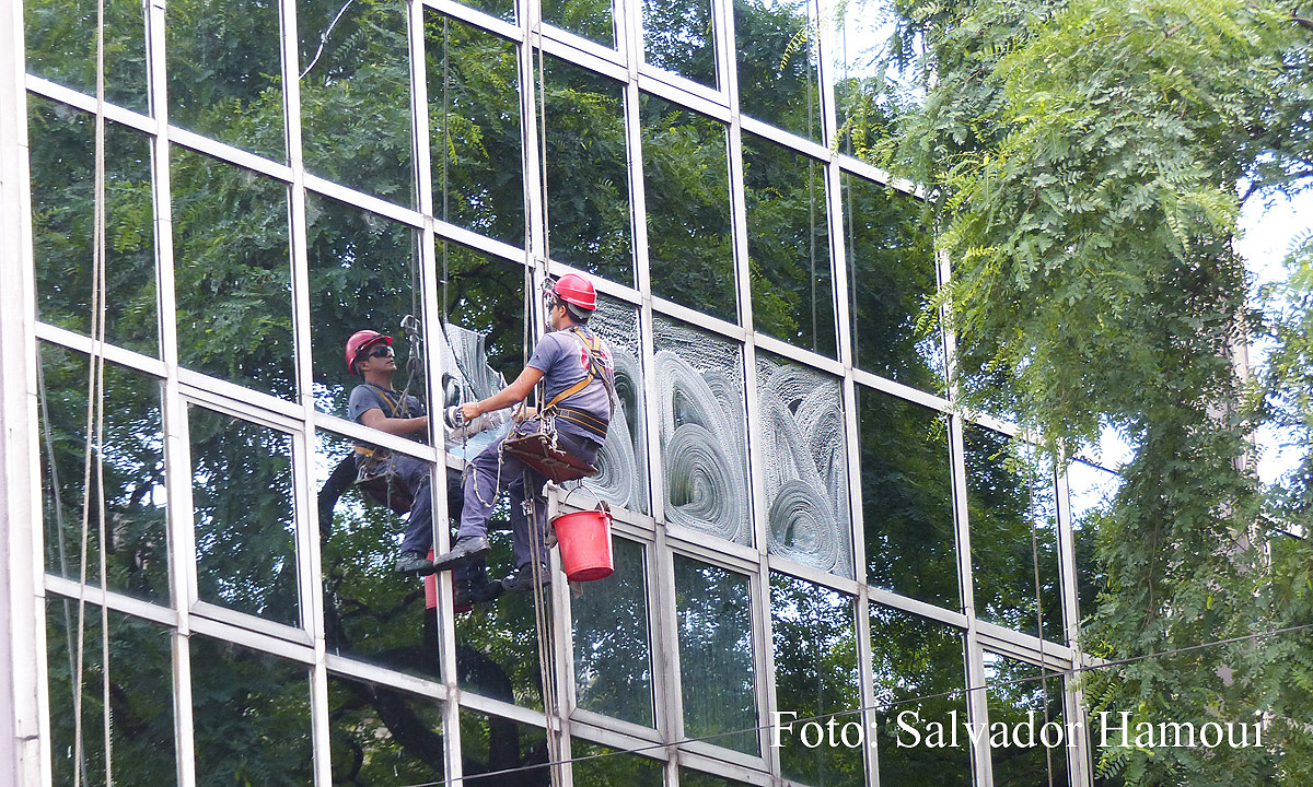 Limpiando en las alturas