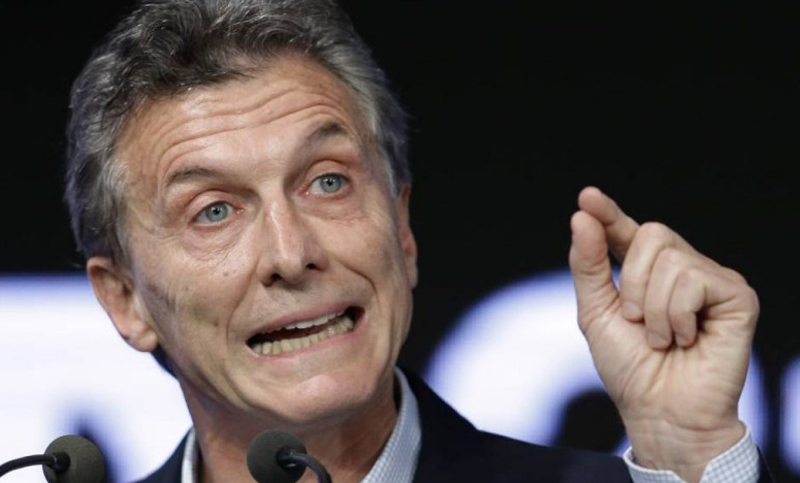 Macri aterrizó en Tucumán y disparó munición gruesa contra Manzur