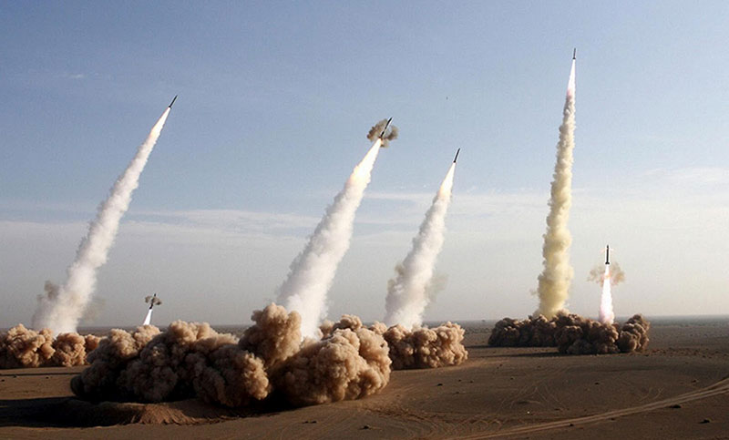 Irán inicia ejercicios militares con misiles