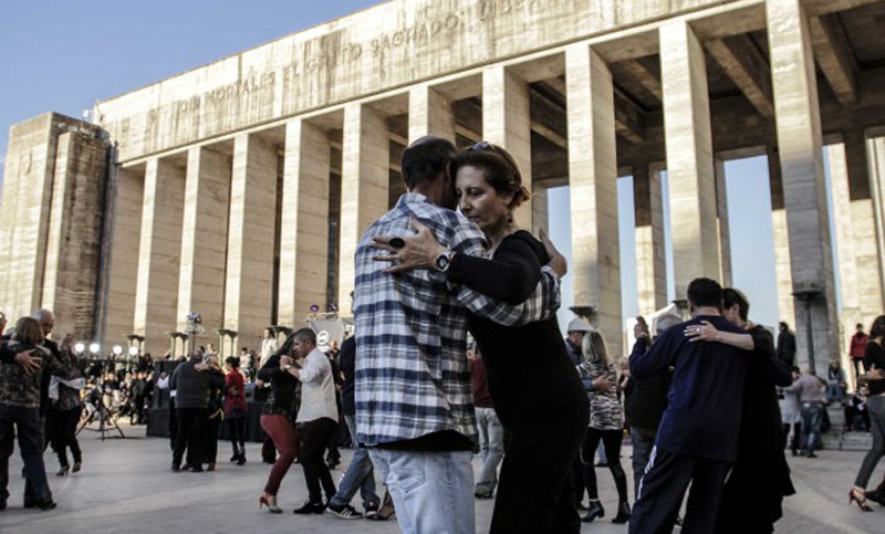 Anuncian festival de tango y milonga en el Monumento Nacional a la Bandera