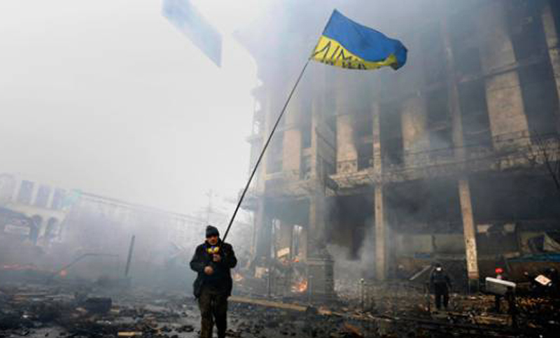 Fuerzas armadas de Ucrania atacaron a la población de Kiev