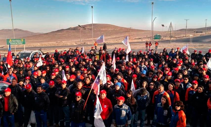 Una huelga paraliza en Chile a la mayor minera de cobre del mundo