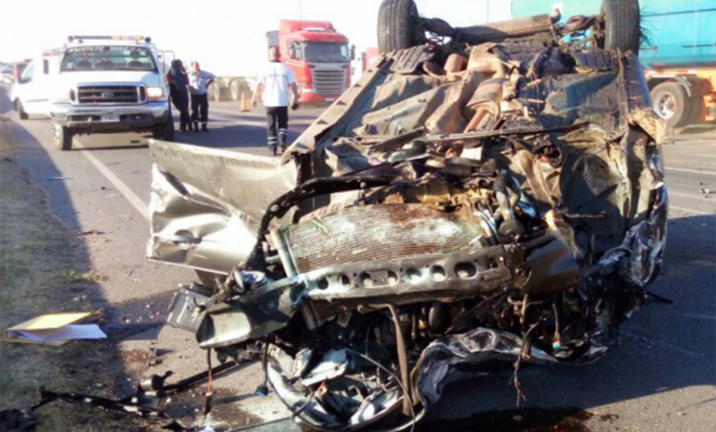 Un trabajador de YPF murió tras un choque en la autopista a Santa Fe
