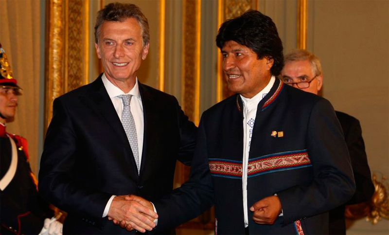 En medio de desacuerdos migratorios, anuncian un encuentro entre Macri y Morales