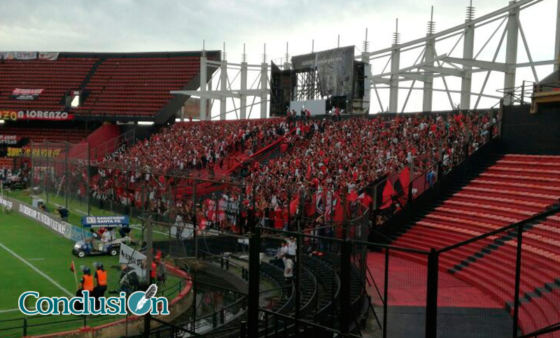 Los hinchas de Newell’s coparon el Brigadier López y se vivió una verdadera fiesta en las tribunas