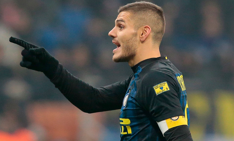 Icardi, suspendido por increpar y tirarle un pelotazo a un árbitro