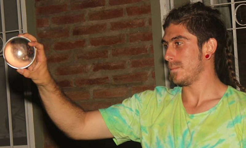 Payaso sanlorencino rescató del río a un joven que se estaba ahogando