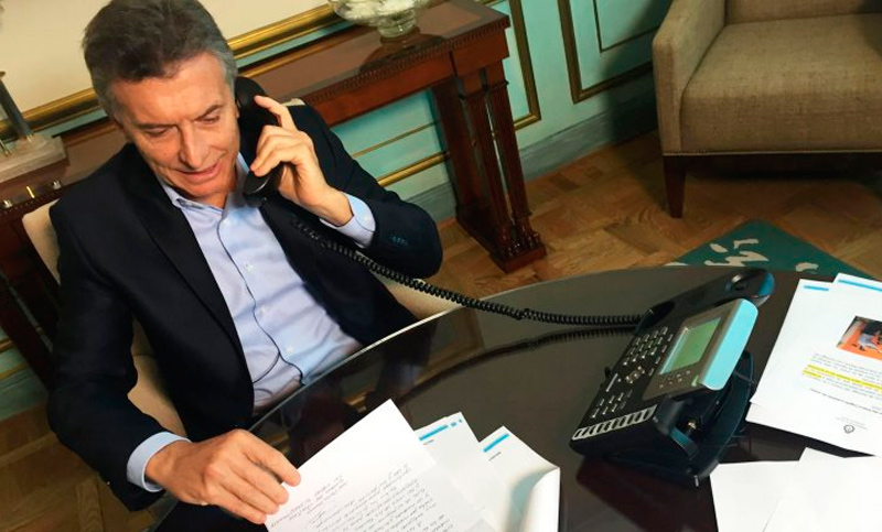 En una charla de sólo cinco minutos, Trump invitó a Macri a la Casa Blanca