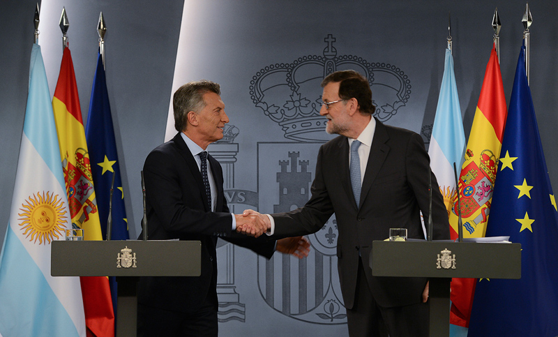 Macri en España junto a Rajoy: a favor de «continuar generando confianza» para atraer inversores