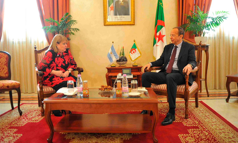 La canciller Malcorra se reunió con el primer ministro de Argelia