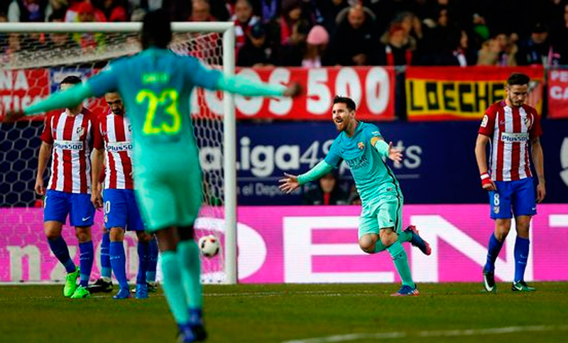 Messi le dio el triunfo y la punta a Barcelona en el Calderón