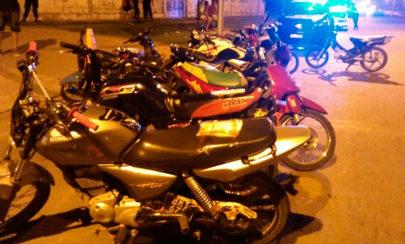 En un operativo de picadas en zona sudoeste remitieron 23 vehículos al corralón