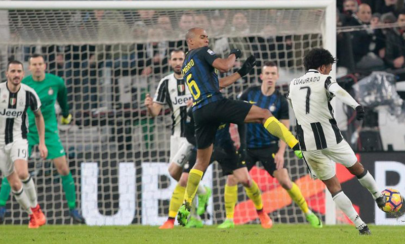 Juventus con Higuaín derrotó al Inter de Icardi y sigue arriba