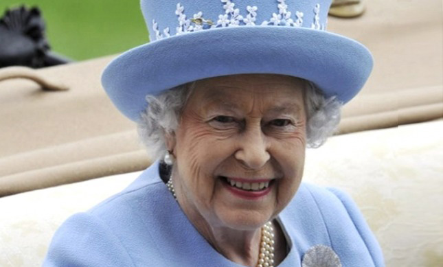 Inglaterra: la Reina Isabel II cumple este lunes 65 años en el trono