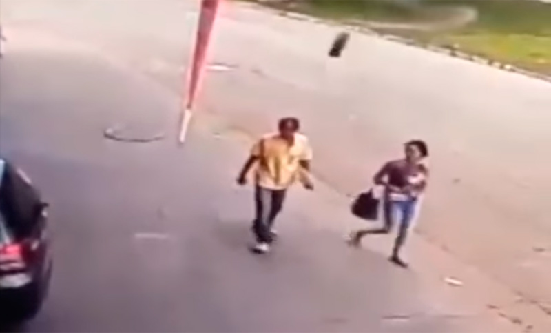 Se recuperó de un ACV y cuando volvía a su casa lo noqueó una rueda