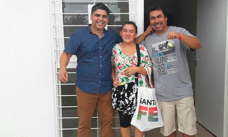 Gobierno de Santa Fe entregó viviendas a trabajadores portuarios