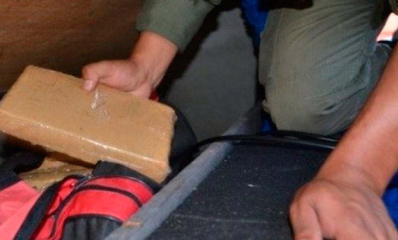 General Lagos: detuvieron a un tucumano que llevaba 14 kilos de cocaína en un micro