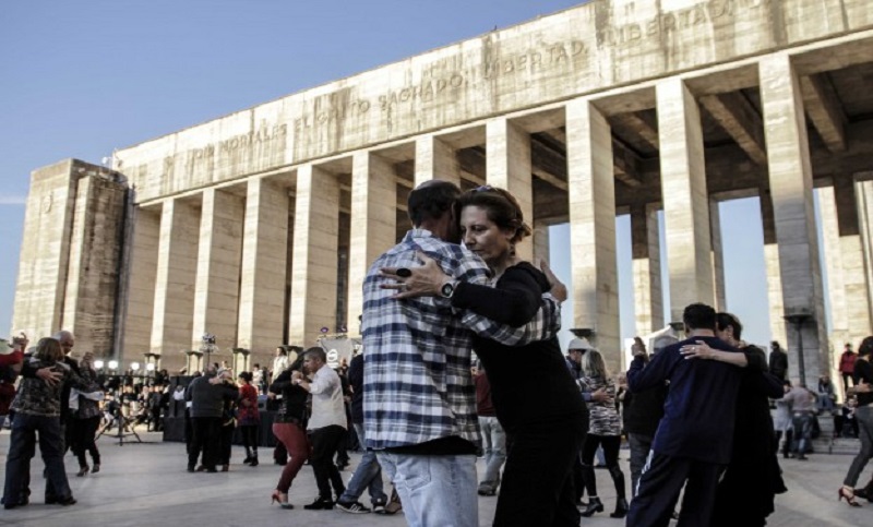 Al ritmo del 2×4: se viene un festival de milonga y tango en el Monumento