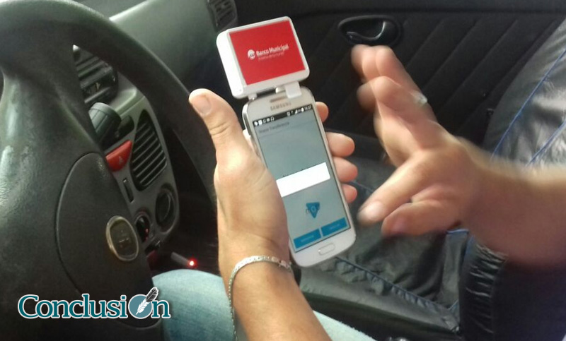 Ya se pueden pagar los taxis con la tarjeta de débito en Rosario