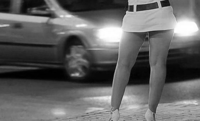 Travesti dijo llamarse Natalia Oreiro y fue detenido por contar con pedido de captura