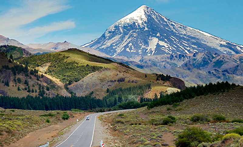 Declaran el estado de alerta amarilla al volcán Lanín