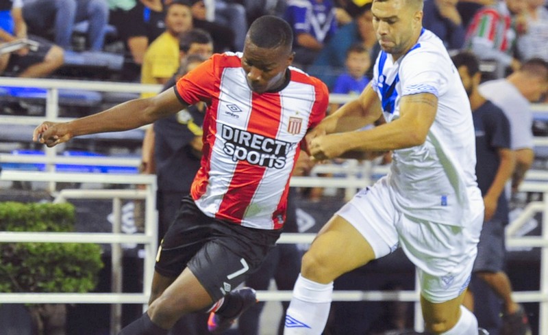 Vélez con un Pavone inspirado, derrotó sobre el final a Estudiantes