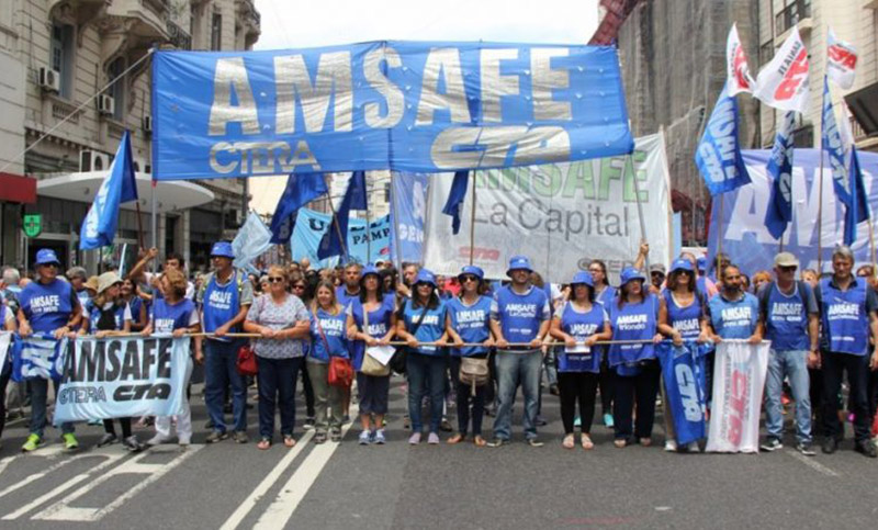 Los docentes esperan un piso de suba salarial no menor al 20 %