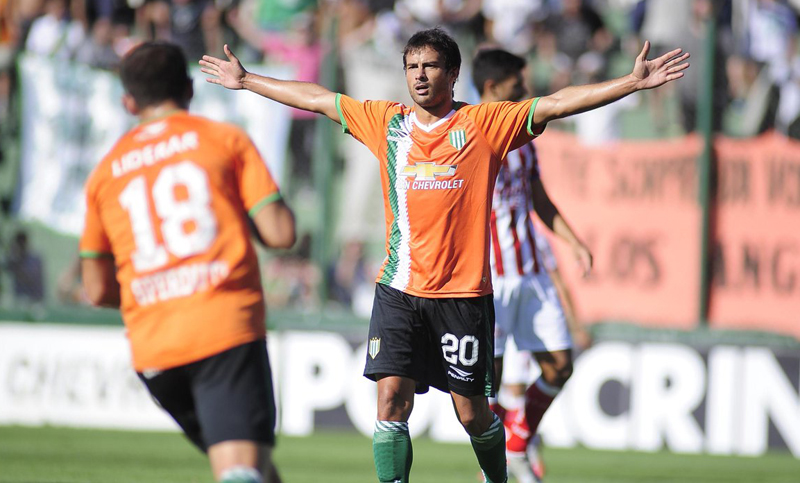 Banfield superó a Unión y se arrimó a los puestos de vanguardia
