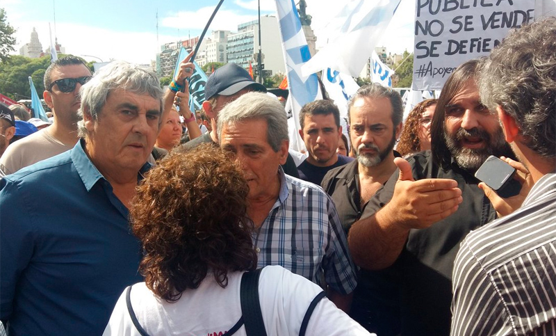 En la marcha docente, la CGT confirmó que habrá un paro general antes de fin de mes