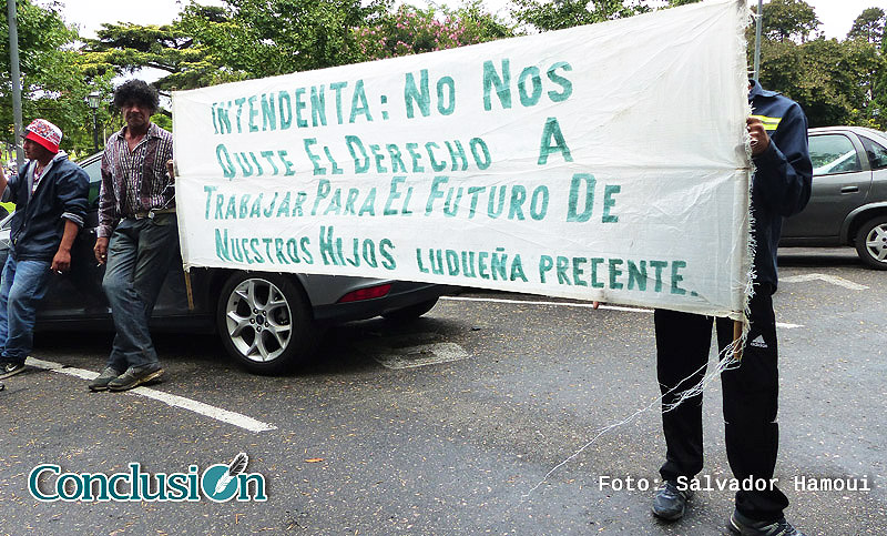 Los carreros reclamaron y se movilizaron frente al Concejo