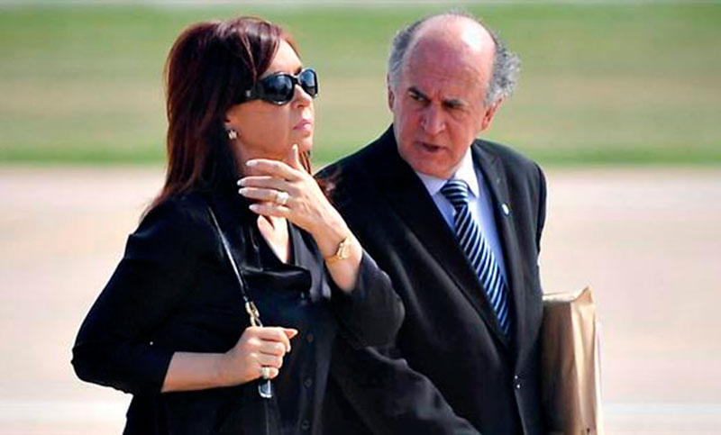 Nuevos diálogos entre Cristina y Parrilli: «Hay que salir a apretar a los jueces»