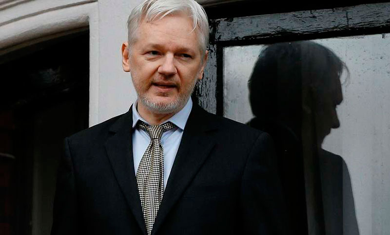 Revelan que la CIA hackeaba celulares y televisores: los usaba como micrófonos