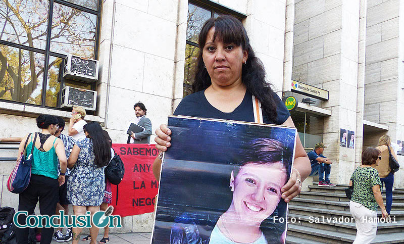 Vigilia en la jornada previa al inicio del juicio por la muerte de Any Rivero