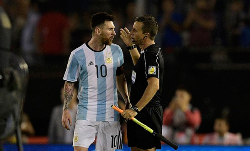 La Fifa, muy dura contra el rosarino Messi: lo suspendió por cuatro partidos y hoy no jugará ante Bolivia