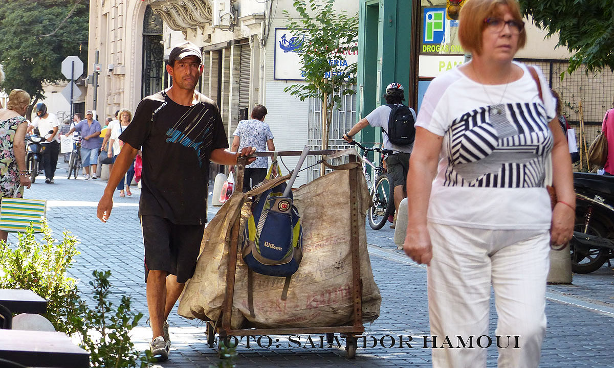 Contrastes que se ven a diario en nuestra ciudad…