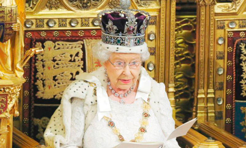 Isabel II le pone su firma real a la salida de Europa