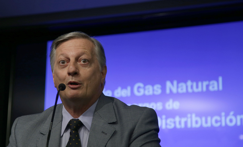 Más aumentos: Aranguren anunció suba en tarifas de gas de 24% promedio