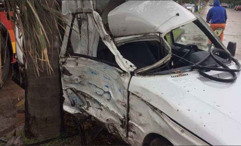 Impactante choque entre un colectivo y dos utilitarios en la zona noroeste