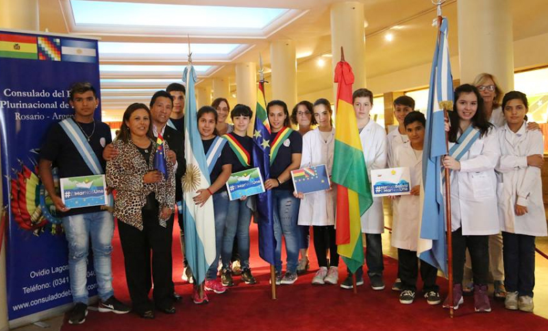 Consulado de Bolivia celebró el Día del Mar en el Monumento