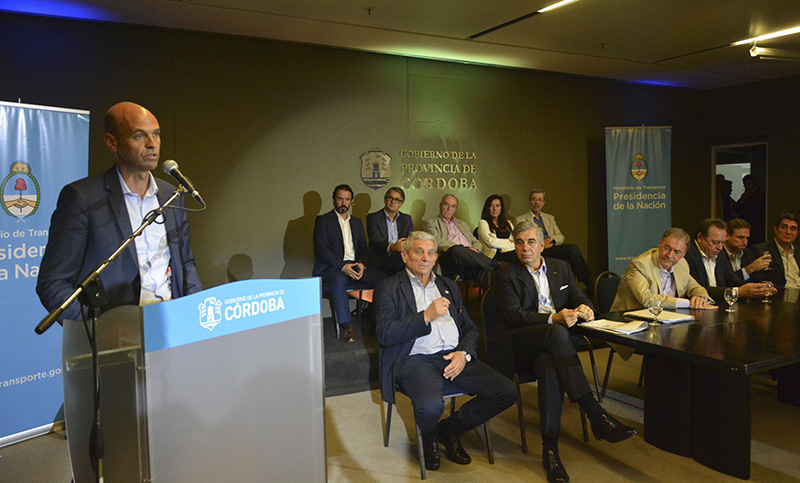Dietrich presentó en Córdoba el «Plan Nacional de Transporte Aéreo»