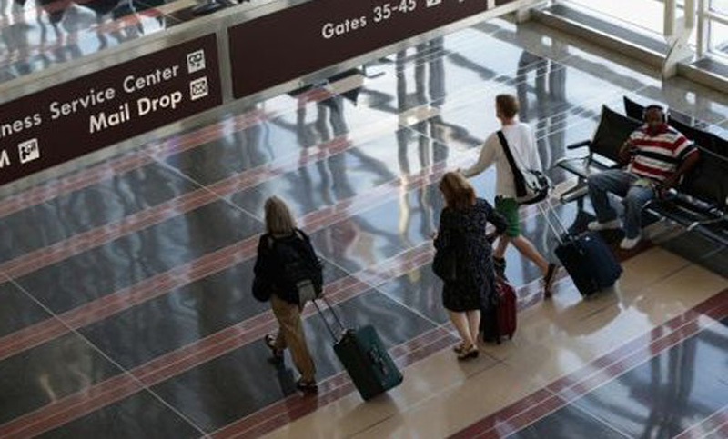 Estados Unidos ordena la revisión de redes sociales a viajeros