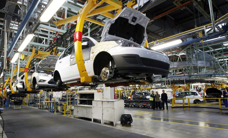 La producción de autos en febrero tuvo una caída casi del 30%